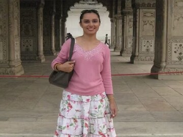 স্বামী ছেড়ে গিয়েছেন, মানসিক অবসাদ, সব বাধা কাটিয়ে ইউপিএসসি-তে সাফল্য, কেমন ছিল কোমলের জীবন?