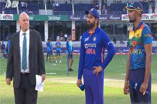 টসে জিতে ব্যাটিং শ্রীলঙ্কার 