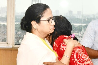 নবান্নে বললেন যাদবপুরের মৃত ছাত্রের বাবা-মা
