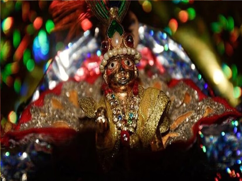 *ভগবান শ্রীকৃষ্ণ ভাদ্র মাসের কৃষ্ণ অষ্টমী তিথিতে রোহিণী নক্ষত্রে জন্মগ্রহণ করেন, মথুরায়, কংসের কারাগারে। তারপর তাঁকে বৃন্দাবনে রেখে আসেন স্বয়ং বসুদেব। এবার জন্মাষ্টমী পালিত হবে ৬ ও ৭ সেপ্টেম্বর।