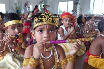 শতাধিক