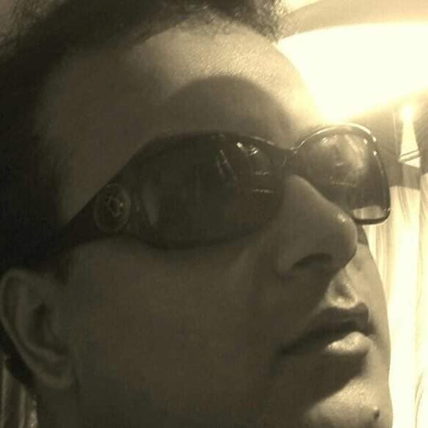  এই ডকু-সিরিজে উঠে এসেছে কিংবদন্তি অভিনেতার জীবনের বিভিন্ন ঘটনার কোলাজ। আসলে উত্তমকুমারের জীবনের শেষ আট বছর তাঁকে অত্যন্ত কাছ থেকে দেখার সুযোগ পেয়েছিলেন পরিচালক প্রবীর রায়। ফলে মহানায়কের জীবনের অজানা-অচেনা নানা দিক অনুরাগীদের সামনে তুলে ধরার সিদ্ধান্ত নিয়েছিলেন। 
