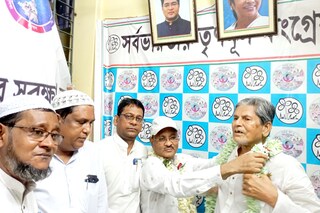 কংগ্রেস কাউন্সিলরের যোগ ঘাসফুল শিবিরে