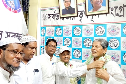 কংগ্রেস কাউন্সিলরের যোগ ঘাসফুল শিবিরে