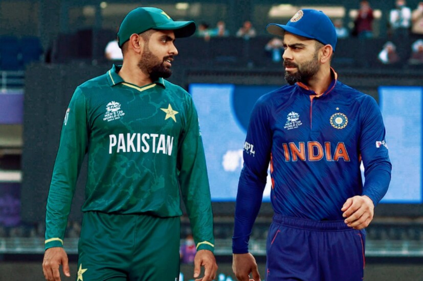 এশিয়া কাপের ওডিআই ফর্ম্যাটে এখনও পর্যন্ত ৩টি সেঞ্চুরি ও ১টি হাফ সেঞ্চুরি করেছেন বিরাট কোহলি। সর্বোচ্চ স্কোর ১৮৩। সেখানে বাবর আজম একটি শতরা ও একটি অর্ধশতরান করেছেন বাবর আজম। সর্বোচ্চ স্কোর ১৫১।