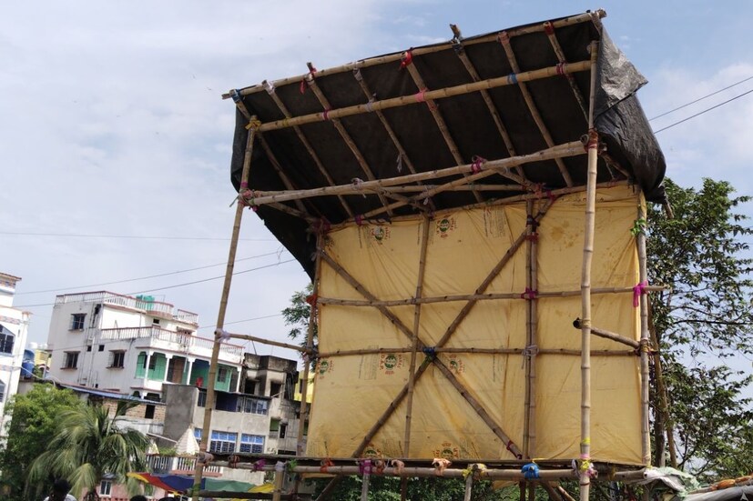 এই ওয়াচ টাওয়ারের মধ্যেই বিভিন্ন প্রশাসনিক আধিকারিকরা থাকবেন এবং প্রতিমুহূর্তে নজর রাখবেন যাতে দর্শনার্থীদের কোনও সমস্যার সম্মুখীন হতে না হয়।