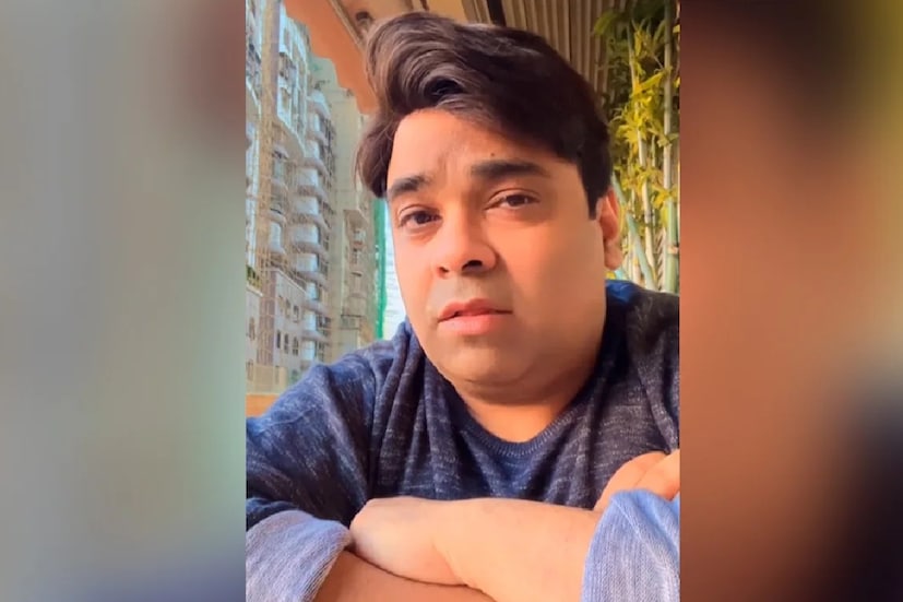 ‘আমি কোথায় ভুল, কোথায় ঠিক, সেটা কে বলে দেবে? আরও কত কী শোনার ছিল, আরও কত কী বলার ছিল। কত কী জিজ্ঞাসা করার ছিল। এখন আর কাকে করব?’
