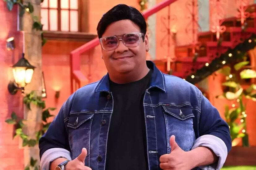 দীর্ঘ পোস্টে এরপর বাবাকে উদ্দেশ্য করে কিকুর লেখা, ‘বাবা, তোমাকে সবসময়ে খুব শক্ত দেখেছি। জীবনটাকে পুরোপুরি উপভোগ করতে দেখেছি তোমায়। পজিটিভি মানে আমার কাছে তুমিই।’