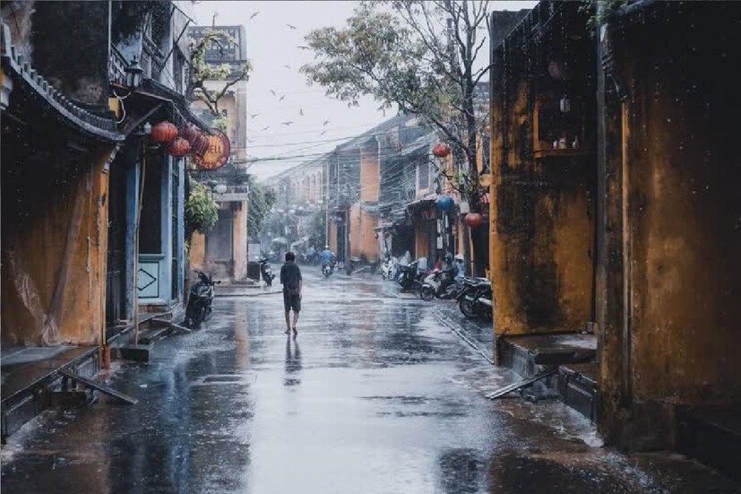 *কলকাতায় মূলত মেঘলা আকাশ। আজ সকালে আর্দ্রতাজনিত অস্বস্তি থাকবে। বেলা বাড়লে বজ্রবিদ্যুৎ-সহ বৃষ্টির সম্ভাবনা। সোমবার থেকে বুধবার বৃষ্টি বাড়বে, কমবে তাপমাত্রা। ফাইল ছবি। 