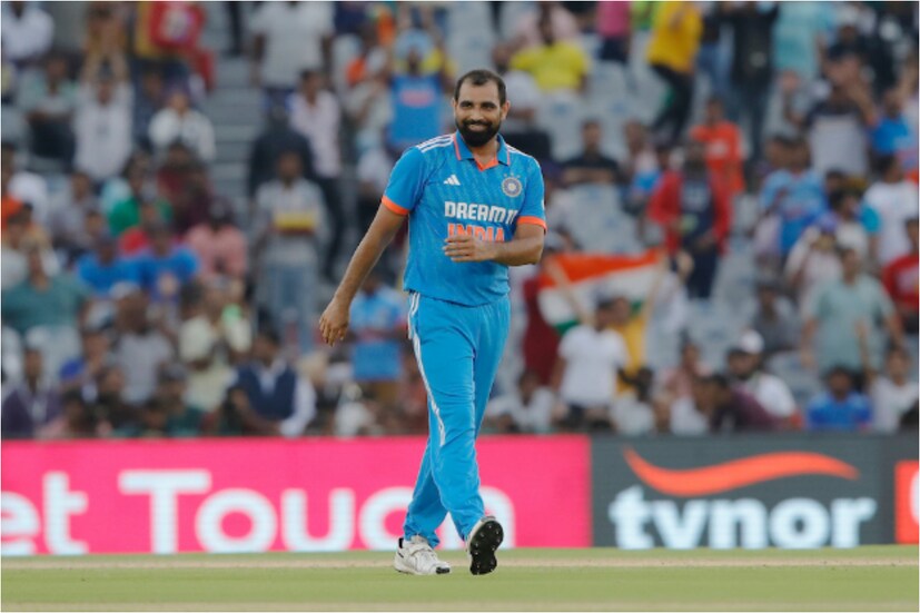 এই তালিকায় তৃতীয় স্থানে রয়েছেন একমাত্র একজন বর্তমান ক্রিকেটার। তিনি মহম্মদ শামি। এবারের বিশ্বকাপের দলেও রয়েছেন তিনি। শামি বিশ্বকাপে ১১টি ম্যাচ খেলে ৩১টি উইকেট শিকার করেছেন। মহম্মদ শামির সেরা বোলিং ফিগার ৬৯ রান দিয়ে ৫ উইকেট।