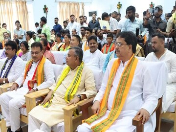 ভারতীয় জনতা পার্টির কার্যকর্তাদের মানুষের সমস্যা, আপদে বিপদে দায়িত্ব নিয়ে পাশে দাঁড়াতে হবে: মানিক সাহা