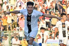 সমর্থকের মৃত্যুতেও হুঁশ ফেরেনি, দর্শক অশান্তিতে বিঘ্ন ম্যাচে জয় মহমেডানের