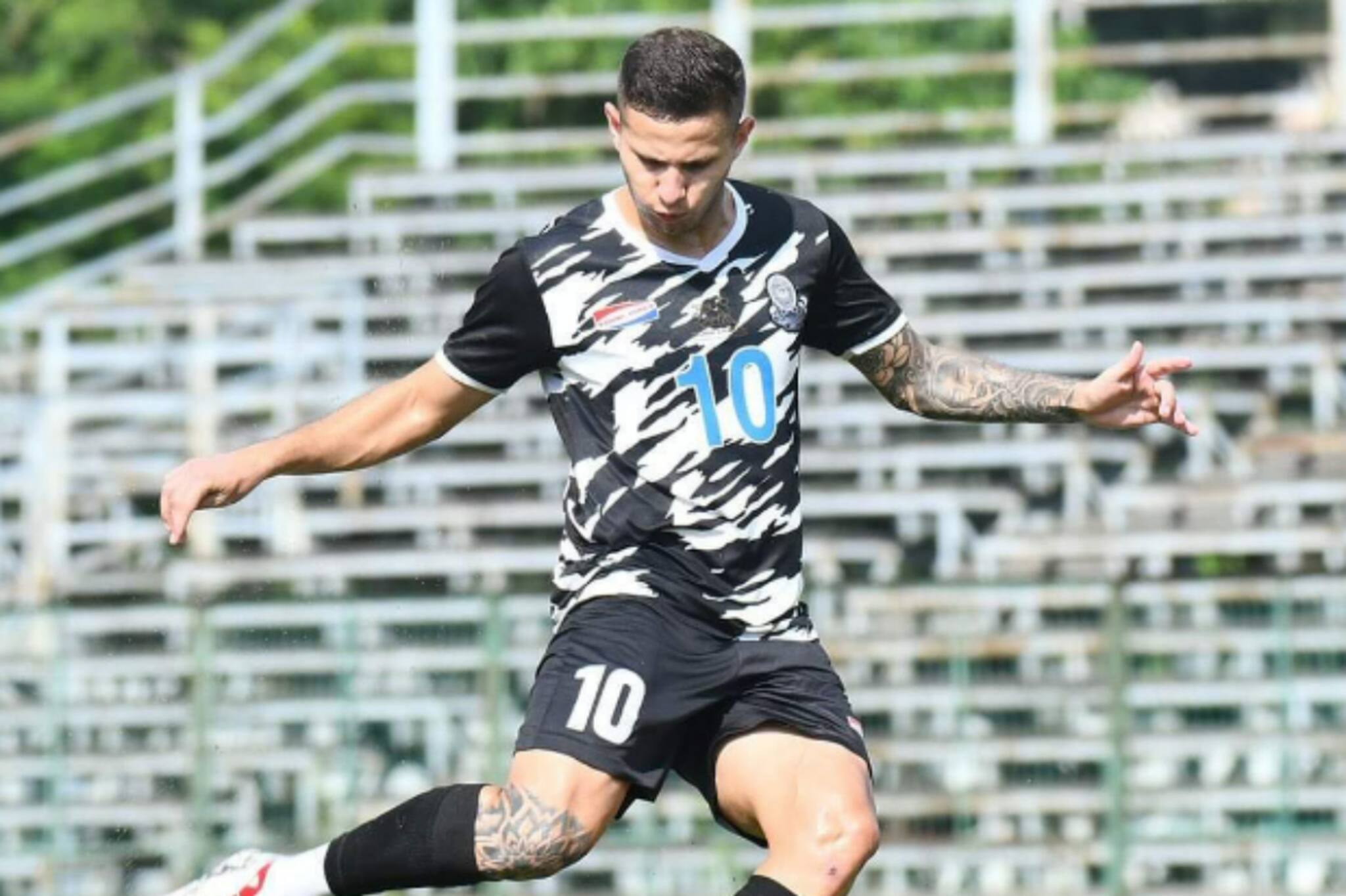 মোহনবাগান-মহমেডান ম্যাচ ঘিরে ধোঁয়াশা, মিনি ডার্বি ঘিরে চাপের খেলায় সাদা-কালো