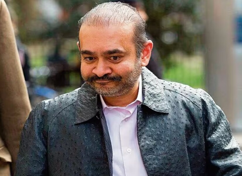 ধনী থেকে দরিদ্র: কোটিপতি হিরে ব্যবসায়ী নীরব মোদি বর্তমানে কঠিন আর্থিক পরিস্থিতির মধ্যে দিয়ে যাচ্ছেন। পঞ্জাব ন্যাশনাল ব্যাঙ্কের সঙ্গে যুক্ত বড়সড় আর্থিক অনিয়মে তাঁর সন্দেহজনক যোগের কারণে ২০১৯ সালে তাঁকে গ্রেফতার করা হয়েছিল। এই আর্থিক অনিয়মের জেরেই নীরব মোদির বিশাল সাম্রাজ্য ভেঙে পড়তে শুরু করে। Photo: PTI