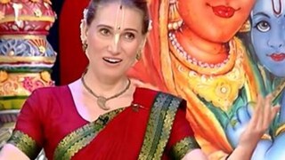 স্বামী ও দুই মেয়েকে নিয়ে যমুনা মায়াপুরবাসী