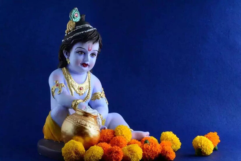 এই শুভক্ষণ উপলক্ষে আসুন জেনে নিই শ্রীকৃষ্ণের প্রিয় চার রাশি। জ্যোতিষ মতে এই চার রাশির জাতক জাতিকাদের ভাগ্য সুপ্রসন্ন হবে জন্মাষ্টমী তিথিতে।