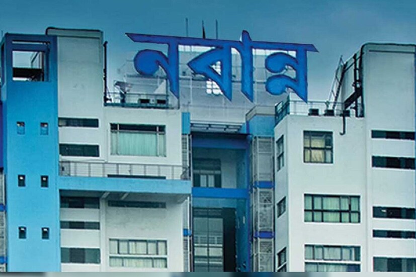 নবান্ন সূত্রে জানানো হয়েছে, বার্ধক্য ভাতার জন্য আবেদন করতে হলে সংশ্লিষ্ট ব্যক্তির বয়স ৬০ বছরের উপরে হতে হবে৷ পুরুষ বা মহিলা উভয়েই এই বার্ধক্য ভাতার জন্য আবেদন করতে পারবেন৷ শারীরিক প্রতিবন্ধীদের ক্ষেত্রে বয়সে ছাড় দেওয়া হয়েছে। ৫৫ বছর হলেই শারীরিক প্রতিবন্ধীরা এই প্রকল্পের জন্য আবেদন করতে পারবেন বলে জানা গিয়েছে। কিন্তু, আবেদনের জন্য কী কী নথি প্রয়োজন, সেটা জেনে নিন আগে..