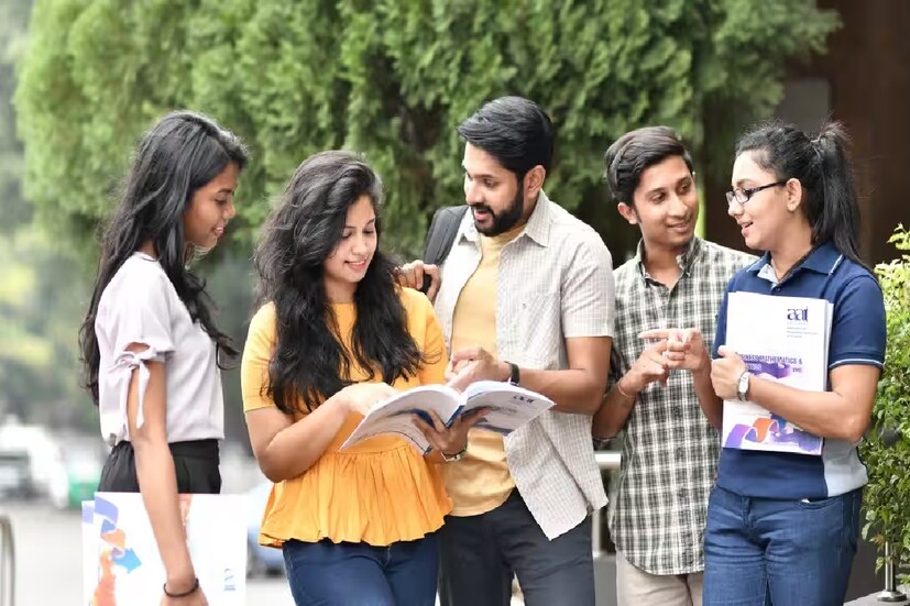 কারা যোগ্য: বিজ্ঞান ও প্রযুক্তি, উদ্ভাবনে আগ্রহী শিক্ষার্থীরা আবেদন করতে পারবেন এখানে। নির্বাচন পদ্ধতি: এই বৃত্তিগুলির বেশিরভাগই মার্কসের উপর ভিত্তি করে হয়, তবে, শিক্ষার্থীদের সামগ্রিক প্রোফাইলও মূল্যায়ন করা হয় এক্ষেত্রে। আবেদন করার আগে শিক্ষার্থীদের সংশ্লিষ্ট বিশ্ববিদ্যালয়ের ওয়েবসাইট চেক করতে হবে। কোথায় আবেদন করতে হবে: আবেদন প্রক্রিয়া এবং বৃত্তির বিশদ বিবরণ সংশ্লিষ্ট বিশ্ববিদ্যালয় বা ইনস্টিটিউটের ওয়েবসাইটে পাওয়া গেলেও শিক্ষার্থীরা বিস্তারিত জানার জন্য education.gov.in-এও উল্লেখ করতে পারেন।