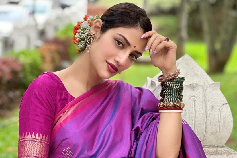 নেটমাধ্যমে যথেষ্ট সক্রিয় নুসরত।জীবনের বিশেষ মুহূর্তগুলি অনুরাগীদের সঙ্গে ভাগ করে নিতে ভোলেন না অভিনেত্রী।