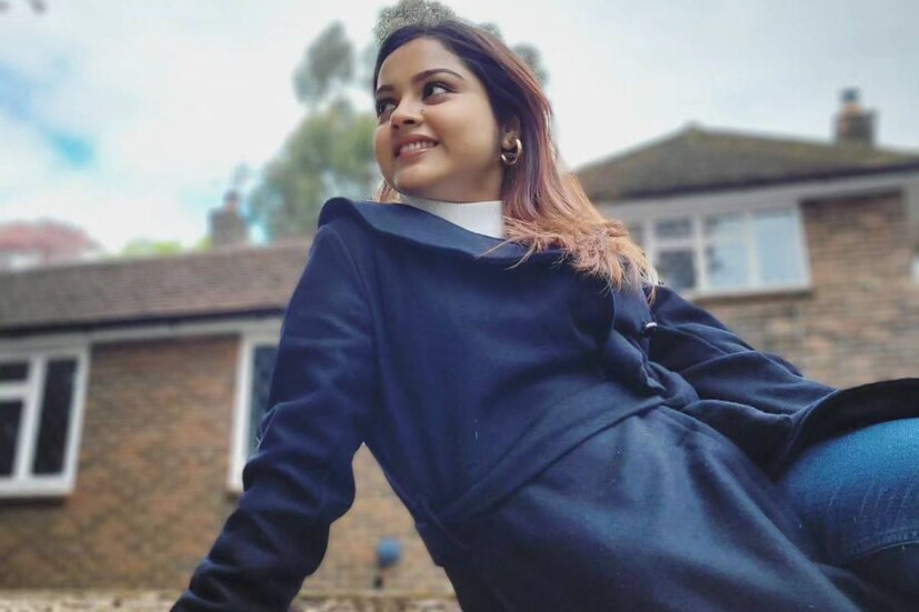 ব্যক্তিজীবনের ঝড় সামলেই কাজ করছেন নবনীতা। ধারাবাহিকে অভিনয়ের পাশাপাশি নেটমাধ্যমেও সক্রিয় তিনি। জীবনের খুঁটিনাটি ভাগ করে নেন অনুরাগীদের সঙ্গে।