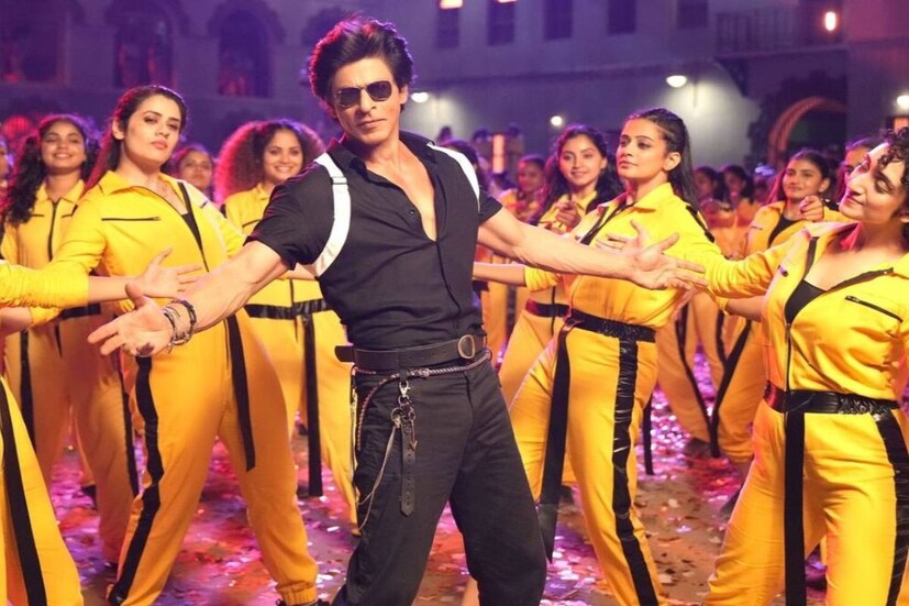বক্স অফিসে সব রেকর্ড ভেঙেছে 'জওয়ান'। বলিউডের সিংহাসনে যে শুধুই তাঁর আধিপত্য, তা আরও একবার প্রমাণ করে দিয়েছেন শাহরুখ খান। তবে শুধু বাদশাই নন, ছবিতে নজর কেড়েছে তাঁর 'গার্লস স্কোয়াড'ও। সেটিরই অন্যতম অংশ দক্ষিণের জনপ্রিয় প্রিয়মণি।
