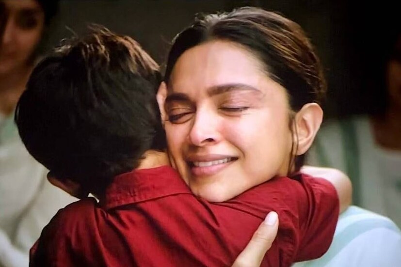 বলিউডের বেশ কয়েকটি সংবাদমাধ্যম দাবি করেছিল, 'জওয়ান'-এ অভিনয়ের জন্য ১৫ কোটি টাকা পারিশ্রমিক পেয়েছেন দীপিকা। কিন্তু সেই তথ্য আদৌ কতটা সত্য? তা নিয়ে ধোঁয়াশা ছিলই।অবশেষে যাবতীয় জল্পনার অবসান ঘটিয়ে উত্তর দিলেন দীপিকা স্বয়ং।