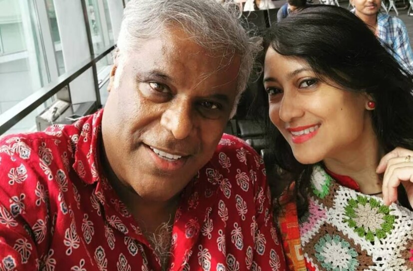 আশিসের সঙ্গে সুখে সংসারে করছেন রূপালি। অভিনেতার প্রথম পক্ষের সন্তান অর্থের সঙ্গেও সুসম্পর্ক তাঁর। 