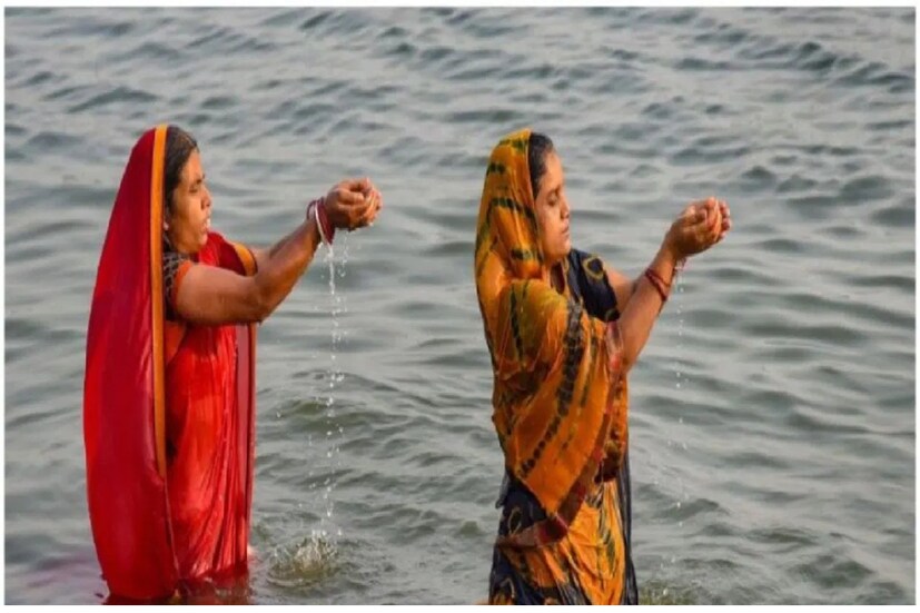 হিন্দু ধর্মে স্নান বিষয়টি খুবই গুরুত্বপূর্ণ। শুদ্ধ দেহে দেবতার অভিষেক করলে মনের যাবতীয় ইচ্ছাপূরণ হয়৷ পূর্ণিমা এবং সংক্রান্তির মতো তিথিতে নদীতে স্নান করলে পুণ্যলাভ হয়। মুক্তি হয় পাপ থেকে। এই ধরনের স্নান মাসে দু‌’বার বা তার বেশি করা উচিত।  
