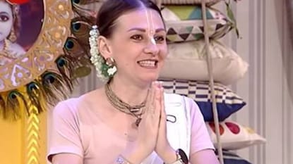 ‘দিদি নাম্বার ওয়ান’-এ এসে তাঁর জীবনের আখ্যান জানিয়েছেন মাধুরী মহিমা দেবী দাসী ‘দিদি নাম্বার ওয়ান’-এ এসে তাঁর জীবনের আখ্যান জানিয়েছেন মাধুরী মহিমা দেবী দাসী