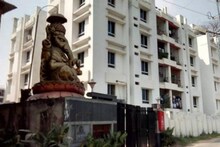 অসাবধানতায় পিছলে যায় পা? বেহালায় আবাসনের পাঁচ তলা থেকে পড়ে রহস্যমৃত্যু বৃদ্ধের