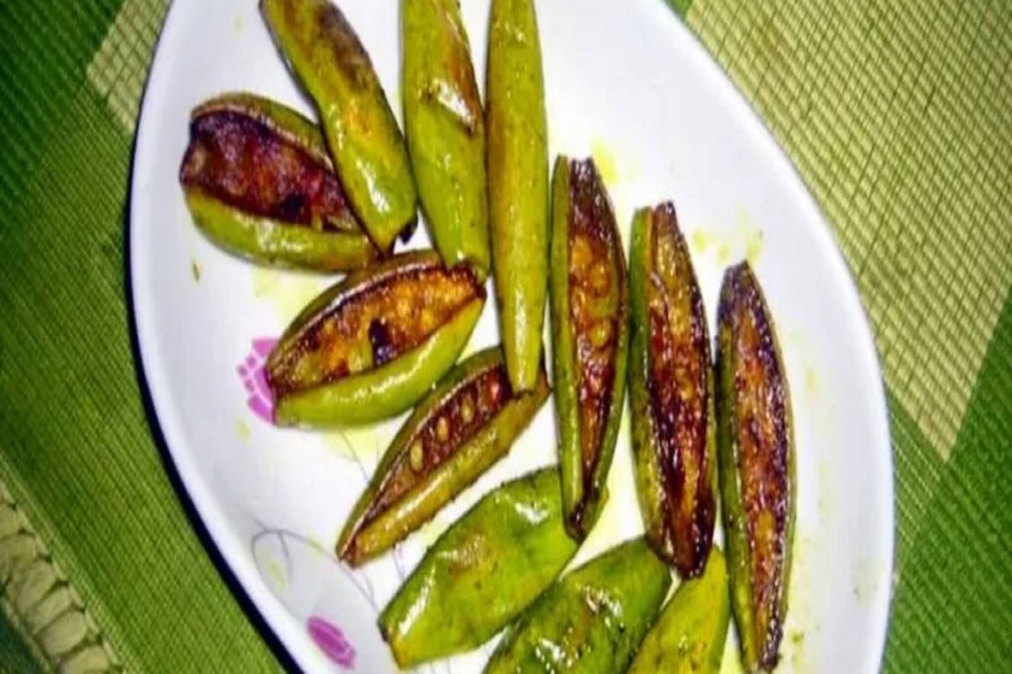 পটল খেলে কি বীজও খেয়ে ফেলেন? শরীরে এর প্রভাব ভাল না খারাপ জানুন