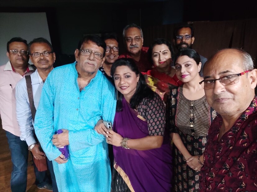 এই প্রসঙ্গে পরিচালক বলেন, “এই ডকু-ফিচার নিয়ে বিভিন্ন সংবাদমাধ্যমে অনেক লেখালিখি হয়েছে। পরিচালক হিসেবে আমি আমার বক্তব্য নির্দ্বিধায় জানিয়েছি সর্বত্র। খুবই সাধারণ একজন উত্তম-অনুরাগী হিসেবে মহানায়কের জীবন নিয়ে এই ছবি তৈরির কাজে আমি এগোই। এখানে কোনও রকম গাল-গল্প নয়, বরং বাংলা চলচ্চিত্র জগতের অবিসংবাদী মহানায়কের যাত্রাপথের সঙ্গী হতে চেয়েছি মাত্র।” সব শেষে এই ছবিটি দেখার জন্য দর্শকদের আছে আর্জি জানিয়েছেন তিনি।