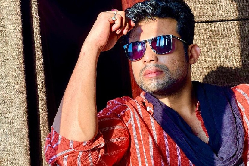মৃত্যুমুখ থেকে ফিরে এলেন রণজয় বিষ্ণু। ‘ঝনক’ ধারাবাহিকের শ্যুটিংয়ে কাশ্মীরে গিয়েছেন অভিনেতা। ভূস্বর্গে গিয়ে মৃত্যুর মুখোমুখি হলেন তিনি। নিউজ18 বাংলাকে সেই ভয়ানক ঘটনা জানালেন খোদ অভিনেতা।