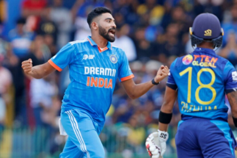 এবার এশিয়া কাপের ফাইনালে বিধ্বংসী স্পেলের সুবাদেই আইসিসি ওডিআই বোলারদের র‍্যাঙ্কিংয়ে বড়সড় লাফ দিলেন মহম্মদ সিরাজ। সিরাজ এর আগে নবম স্থানে ছিলেন। আর এশিয়া কাপ ফাইনালে ৬ উইকেট নিয়ে একেবারে শীর্ষে পৌছে গেলেন সিরাজ।