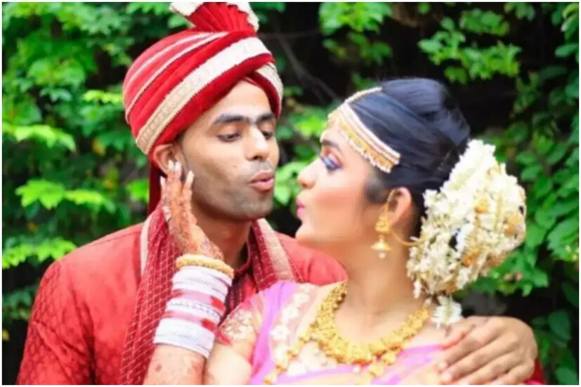 দুজন প্রথমে ভালো বন্ধু হয়ে ওঠেন। তারপর ধীর ধীরে দুজনের মধ্যে ভালোবাসার সম্পর্ক শুরু হয় ও একে অপরের প্রেমে পড়েন। ৫ বছর দুজন প্রেম করেন। 