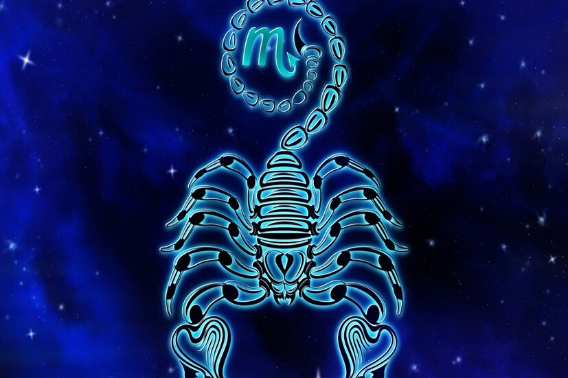 বৃশ্চিক রাশির (Scorpio Zodiac)  বৃশ্চিক রাশির রঙ লাল, মেরুন। এই রঙগুলি কঠিন পরিস্থিতি থেকে মুক্তি দেবে বৃশ্চিক রাশির জাতক-জাতিকাদের। কালোও বৃশ্চিকের জন্য শুভ। 