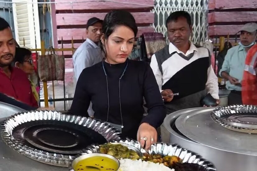 কলকাতার পাইস হোটেলের বাজারের নয়া সেনসেশন নন্দিনী দিদির পাইস হোটেল। নন্দিনী ফ্যাশন ডিজাইনিং নিয়ে পড়াশোনা করেছেন। তারপর বেঙ্গালুরুতে চাকরিও করেছেন। কিন্তু সব ছেড়ে তিনি বাবার পাশে দাঁড়ান।
