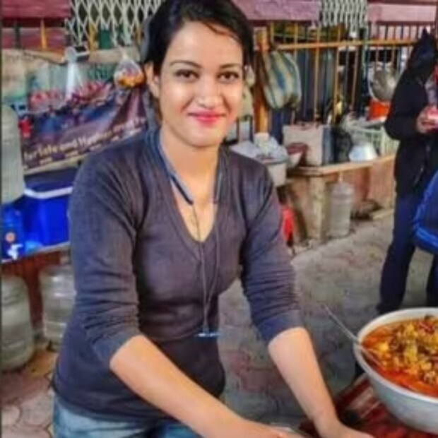 যদিও তারপরই নন্দিনী সুখবর দেন যে তিনি তাঁর হোটেলের নতুন দুটি শাখা খুলতে চলেছনে একটি সাউথ কলকাতায় আরেকটি নিউ টাউনে। 