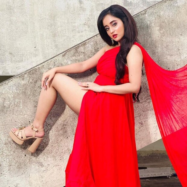 বড় পর্দায় তাঁর কাজ দেখতে অনুরাগীরা যেমন মুখিয়ে আছেন, তেমন ভাবেই অন্য মাধ্যমে কাজ নিয়ে বেশ উচ্ছ্বসিত ছিলেন অভিনেত্রী। (Photo Courtesy: Soumitrisha Kundu)