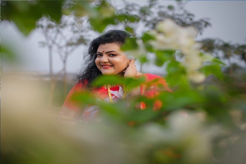 *প্রসঙ্গত, সৌমিত্রের সঙ্গে সুজাতার বিয়ে হয় ২০১৬ সালের ১ জুলাই। ২০২০ সালের ডিসেম্বর মাসে তৃণমূলে যোগ দেন সুজাতা। সেদিনই সৌমিত্র খাঁ সুজাতার সঙ্গে সম্পর্ক না রাখার কথা জানান। আদালতের দ্বারস্থ হয়ে স্ত্রীর সঙ্গে পাকাপাকি ভাবে সম্পর্কচ্ছেদের আবেদন জানান। সংগৃহীত ছবি।