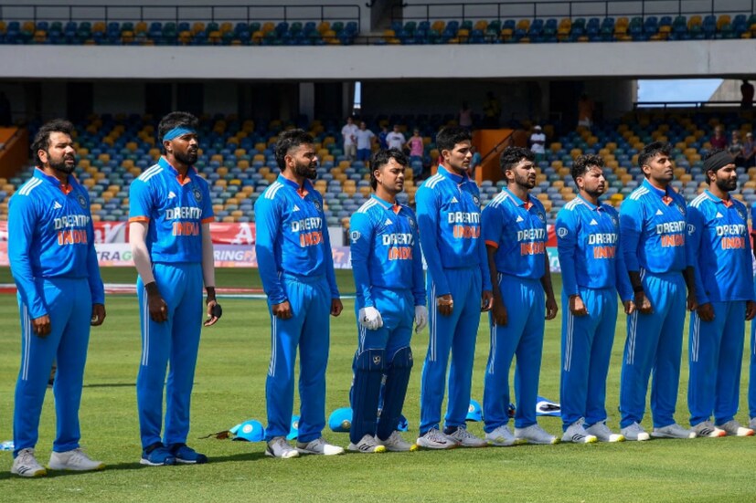এক ঝলকে দেখে নিন এশিয়া কাপের ফাইনালে ভারতের সম্ভাব্য একাদশ: রোহিত শর্মা (অধিনায়ক), শুভমান গিল, বিরাট কোহলি, কেএল রাহুল (উইকেটকিপার), ইশান কিশান, হার্দিক পান্ডিয়া, রবীন্দ্র জাজেদা, ওয়াশিংটন সুন্দর, কুলদীপ যাদব, জসপ্রীত বুমরাহ, মহম্মদ সিরাজ।