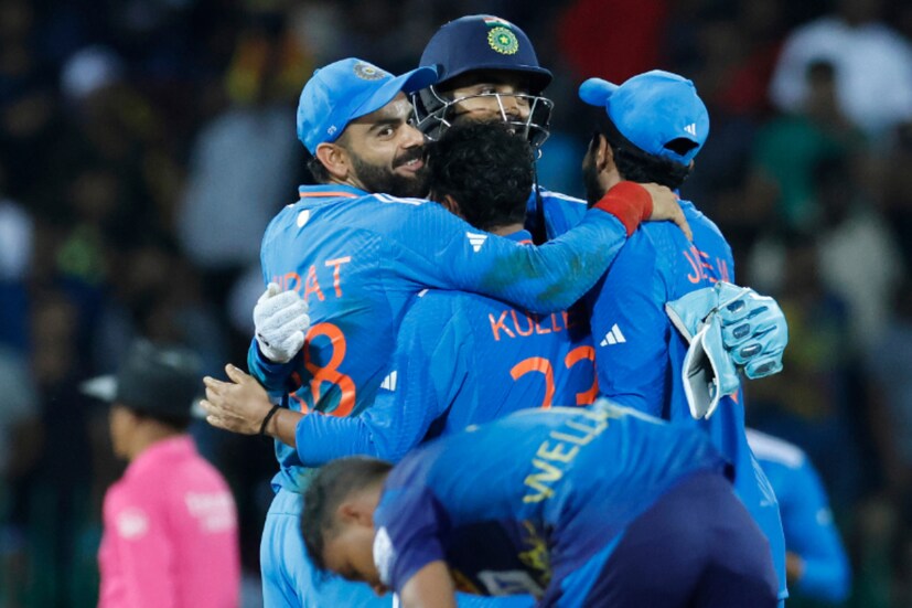 দেশের মাটিতে বিশ্বকাপে নামার আগে ভারতীয় দলকে শুভেচ্ছা জানাচ্ছে বিভিন্ন ক্ষেত্রের খ্যাতনামারা। সেই তালিকায় থেকে বাদ গেলেন না শাহরুখ খানও।