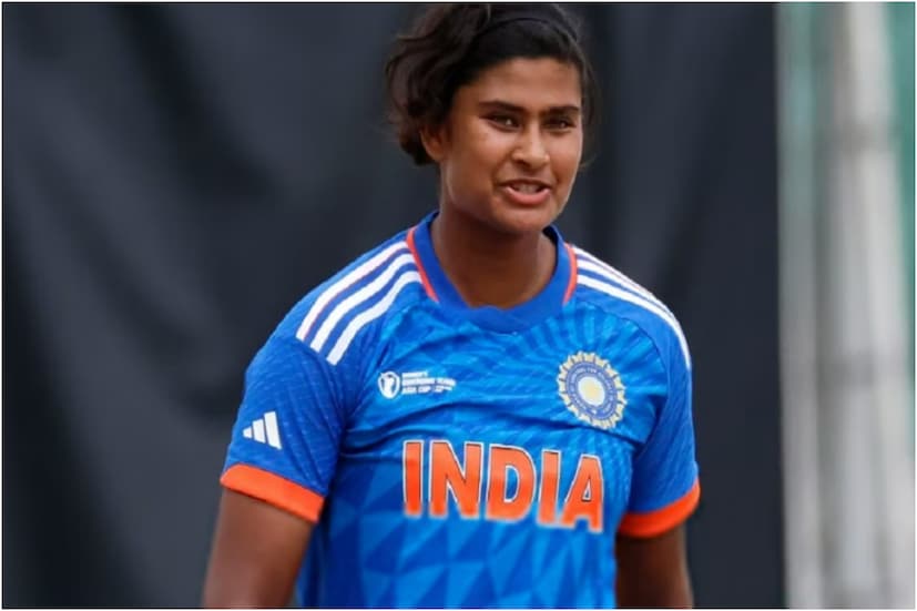 এশিয়ান গেমসে মহিলা ক্রিকেটের ফাইনালের ভারতের সোনা জয়ে বড় ভূমিকা বাংলার পেসার তিতাস সাধু। ফাইনালে একাই ৩ উইকেট নিয়ে দেশ তথা বাংলাকে গর্বিত করল চুঁচুড়ার তিতাস।