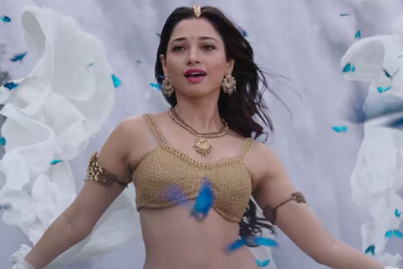 নায়িকার কথায়, ‘‘এখনও জীবিত আছি। এখানেই আছি। ১৭ বছর পরেও। আমি এখনও এই কাজটি করতে চাই প্রতিদিন জেগে উঠে। অভিনয় আমার নেশা। ঘুম থেকে উঠে ক্যামেরার মুখোমুখি হই। এটা আমাকে সবচেয়ে বেশি উত্তেজিত করে।” 