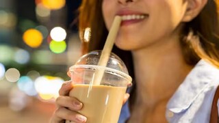 কর্মী অফিসে যত কাপ চা খেয়েছিলেন, চাকরি ছাড়ার পরে ফেরত দিতে হল তার দাম, বসের এমন ব্যবহারে থ' দুনিয়া! (Credit- Canva)