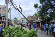 মাত্র দু'মিনিটের ঘূর্ণিঝড়ে লন্ডভন্ড! ভয়াবহ টর্নেডোয় মিনাখাঁর আমতলায় আহত একাধিক