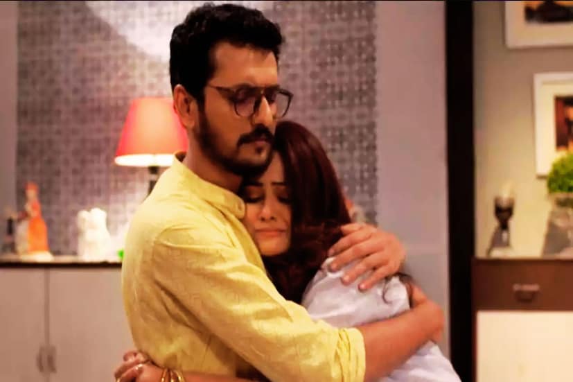 দুটো বিপরীত মেরুর মানুষের ভালবাসার গল্প নিয়ে শুরু হয় এই মেগা। গুনগুনের পাগলামি আর সৌজন্য গাম্ভীর্য, তাদের রসায়ন কিছুদিনের মধ্যেই দর্শকদের মন জয় করে নেয়। 