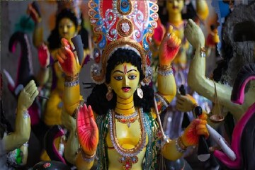 রাত পোহালেই রান্নাপুজো... ইলিশ থেকে চালতা, আর কী কী পদ রান্না হয় এই দিন?