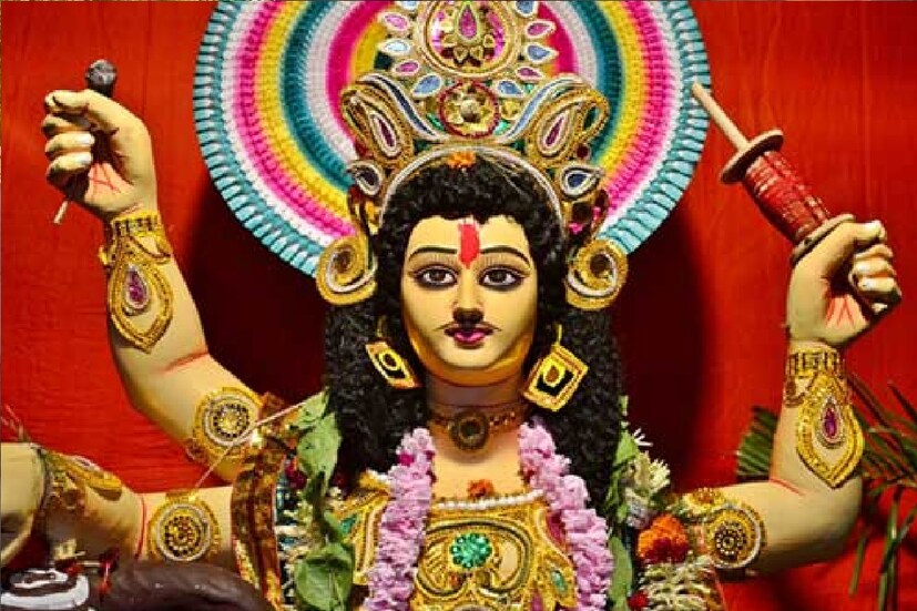 *পুজোয় কী কী করবেন না? বিশ্বকর্মা পূজার দিন কোনোওভাবেই আমিষ খাওয়া চলবে না, জানিয়েছেন জ্যোতিষী। নিরামিষ খেয়ে নিষ্ঠা সহকারে বিশ্বকর্মা পুজো করলেই খুশি হবেন দেবতা।