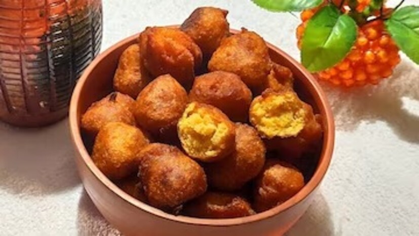 বাজার থেকে আস্ত তাল কিনুন। ফাটা তাল কিনবেন না। নিটোল গোল আকার দেখে পাকা তাল কিনে আনুন।